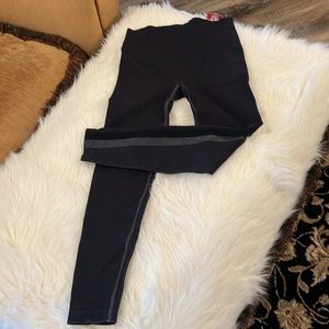NWT Spanx black seamless track stripe legging!